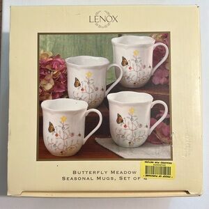 LENOX BUTTERFLY MEADOW SEASONAL MUGS